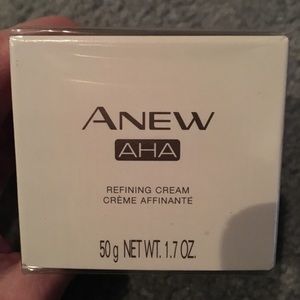 🧖🏼‍♀️ *SOLD*Avon Anew AHA Refining Cream 🧖🏼‍♀️